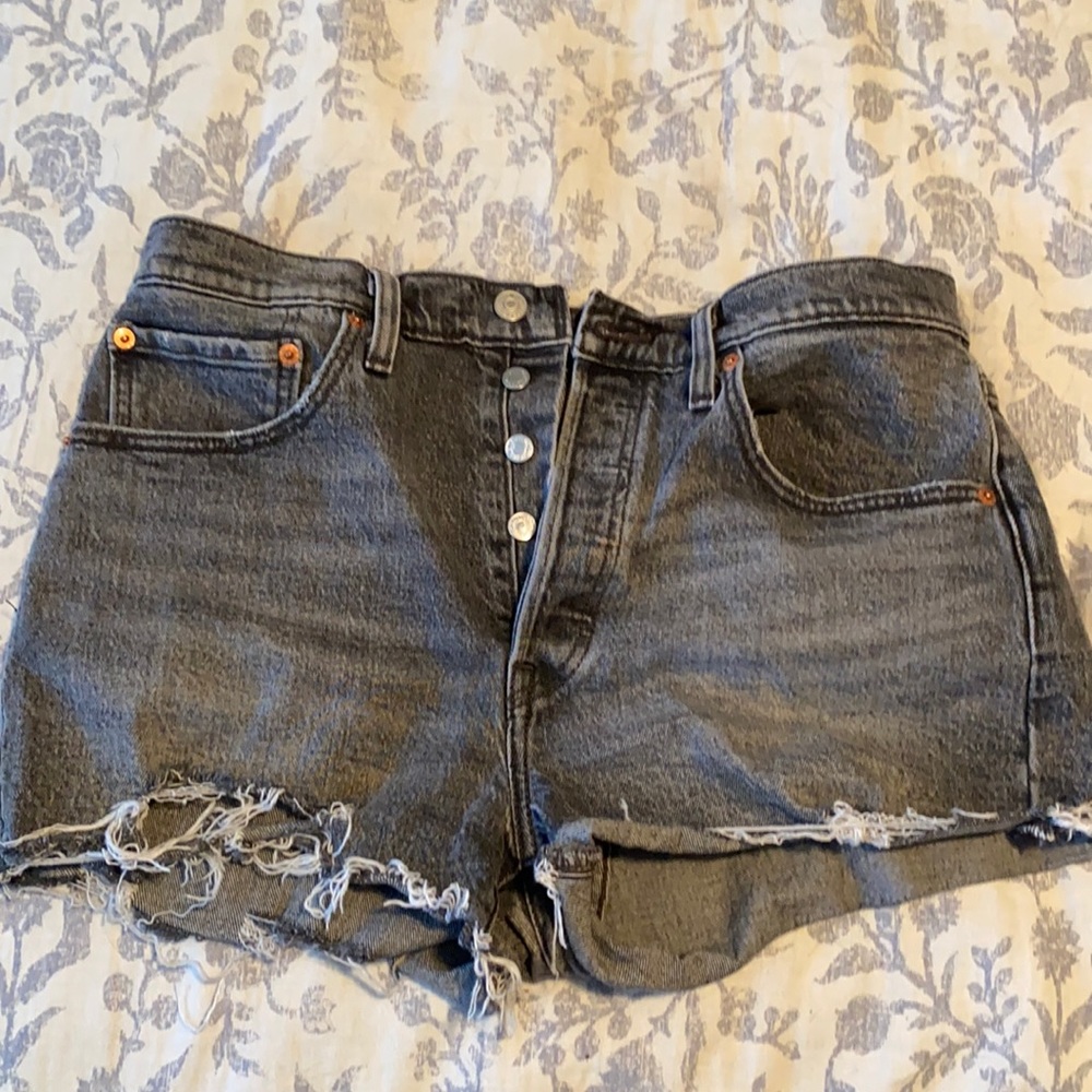 Levi’s denim short with button fly - grey